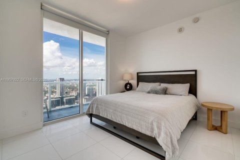 Condominio en venta en Miami, Florida, 3 dormitorios, 279.08 m2 № 2020639 - foto 17