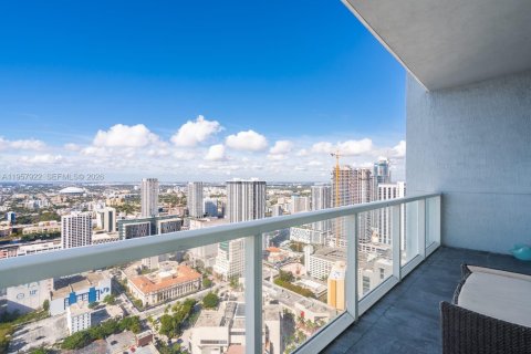 Condominio en venta en Miami, Florida, 3 dormitorios, 279.08 m2 № 2020639 - foto 14