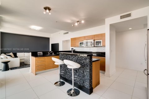 Condominio en venta en Miami, Florida, 3 dormitorios, 279.08 m2 № 2020639 - foto 7