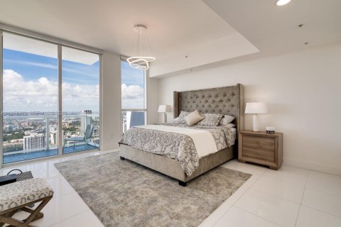 Condominio en venta en Miami, Florida, 3 dormitorios, 279.08 m2 № 2020639 - foto 10