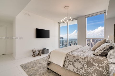Condominio en venta en Miami, Florida, 3 dormitorios, 279.08 m2 № 2020639 - foto 16