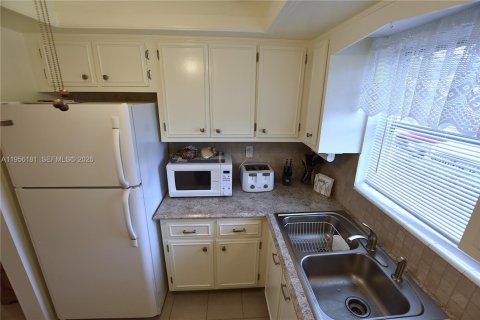 Купить кондоминиум в Уэст-Палм-Бич, Флорида 1 спальня, 56.76м2, № 2009916 - фото 2