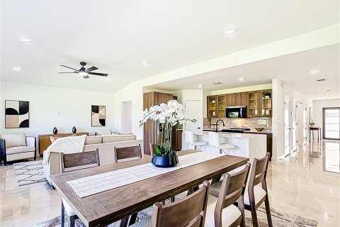House in Lady Lake, Florida 3 bedrooms, 174.66 sq.m. № 1686628 - photo 7