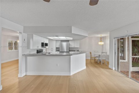 Casa en alquiler en Plantation, Florida, 3 dormitorios, 226.87 m2 № 2071269 - foto 16