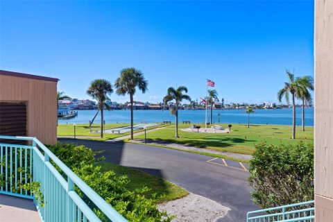 Condo à Treasure Island, Floride, 2 chambres № 2138209