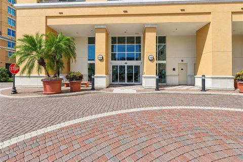 Copropriété à vendre à Sarasota, Floride: 2 chambres, 137.87 m2 № 2416677 - photo 6
