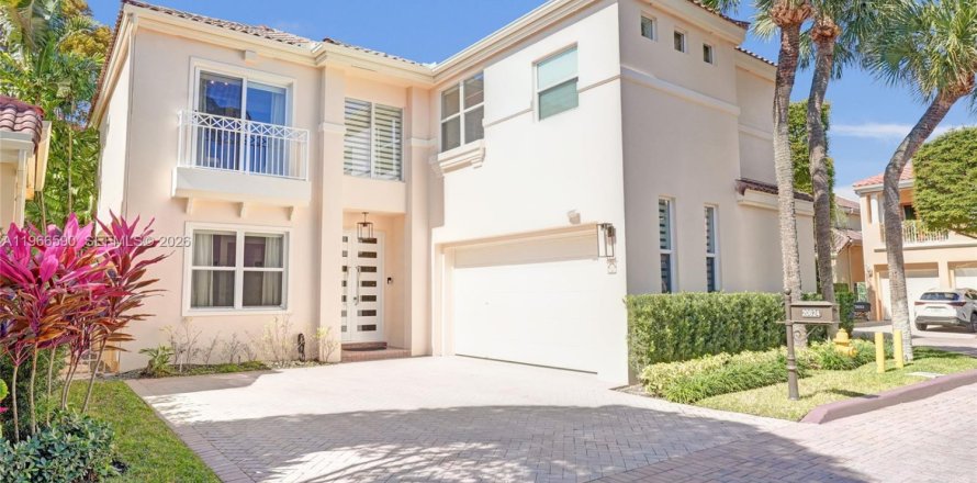 Casa en Aventura, Florida 3 dormitorios, 260.13 m2 № 2028242