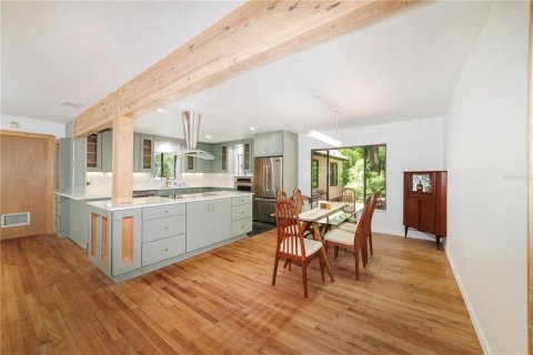 House in Gainesville, Florida 4 bedrooms, 308.62 sq.m. № 1807384 - photo 6
