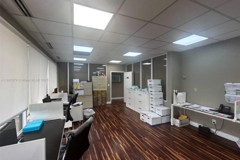 Immobilier commercial à vendre à Hialeah, Floride № 1949662 - photo 5