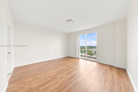 Copropriété à louer à Miami, Floride: 3 chambres, 128.67 m2 № 2278766 - photo 14