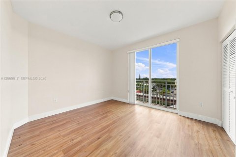 Copropriété à louer à Miami, Floride: 3 chambres, 128.67 m2 № 2278766 - photo 13