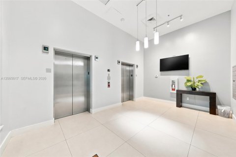 Copropriété à louer à Miami, Floride: 3 chambres, 128.67 m2 № 2278766 - photo 30