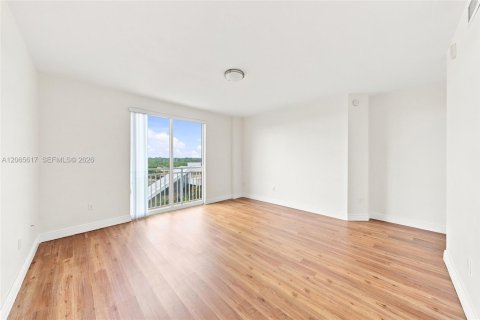 Copropriété à louer à Miami, Floride: 3 chambres, 128.67 m2 № 2278766 - photo 3