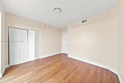 Copropriété à louer à Miami, Floride: 3 chambres, 128.67 m2 № 2278766 - photo 15