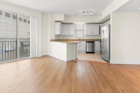 Copropriété à louer à Miami, Floride: 3 chambres, 128.67 m2 № 2278766 - photo 8
