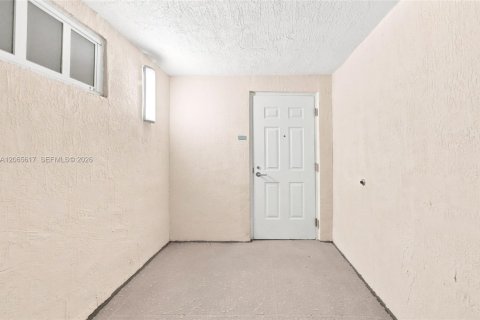 Copropriété à louer à Miami, Floride: 3 chambres, 128.67 m2 № 2278766 - photo 28