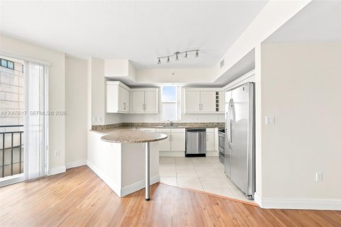 Copropriété à louer à Miami, Floride: 3 chambres, 128.67 m2 № 2278766 - photo 10