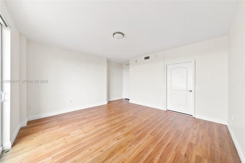 Copropriété à louer à Miami, Floride: 3 chambres, 128.67 m2 № 2278766 - photo 19
