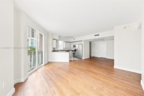 Copropriété à louer à Miami, Floride: 3 chambres, 128.67 m2 № 2278766 - photo 2