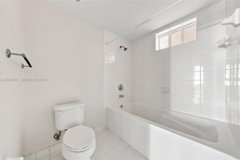 Copropriété à louer à Miami, Floride: 3 chambres, 128.67 m2 № 2278766 - photo 26