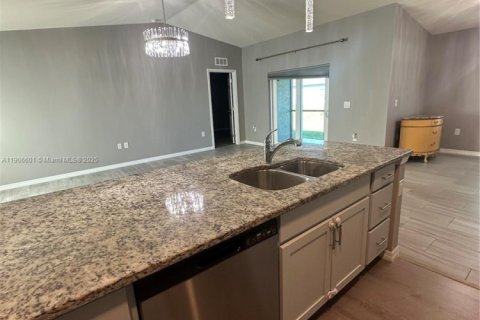 Casa en alquiler en LaBelle, Florida, 3 dormitorios № 1963406 - foto 12