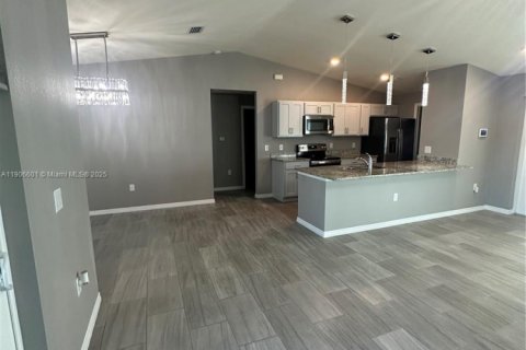 Casa en alquiler en LaBelle, Florida, 3 dormitorios № 1963406 - foto 5