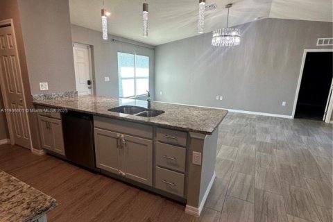 Casa en alquiler en LaBelle, Florida, 3 dormitorios № 1963406 - foto 11