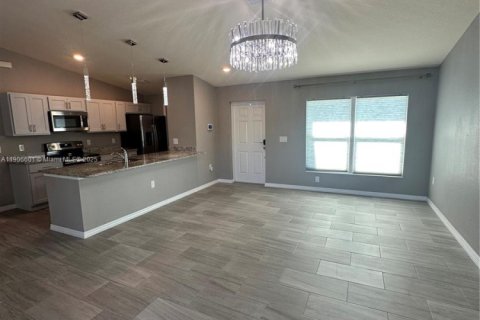 Casa en alquiler en LaBelle, Florida, 3 dormitorios № 1963406 - foto 4