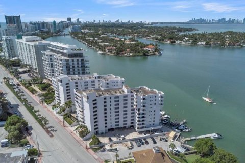 Condominio en venta en Miami Beach, Florida, 1 dormitorio, 81.94 m2 № 1963464 - foto 25