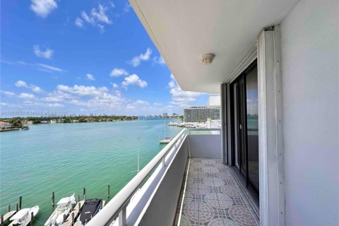 Condominio en venta en Miami Beach, Florida, 1 dormitorio, 81.94 m2 № 1963464 - foto 12