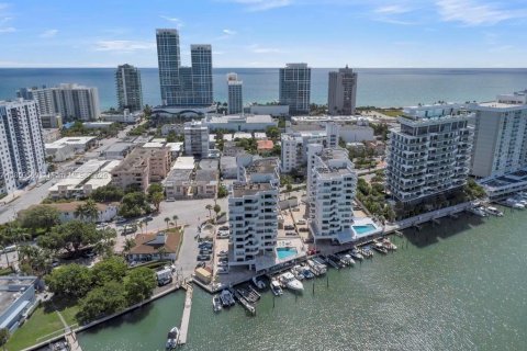 Condominio en venta en Miami Beach, Florida, 1 dormitorio, 81.94 m2 № 1963464 - foto 24