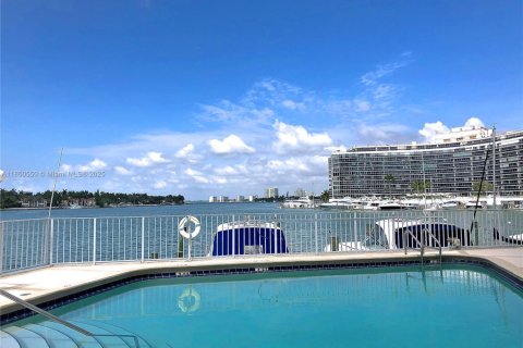 Condominio en venta en Miami Beach, Florida, 1 dormitorio, 81.94 m2 № 1963464 - foto 8