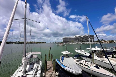 Condominio en venta en Miami Beach, Florida, 1 dormitorio, 81.94 m2 № 1963464 - foto 9