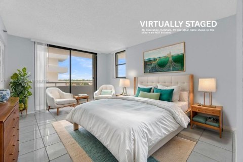 Condominio en venta en Miami Beach, Florida, 1 dormitorio, 81.94 m2 № 1963464 - foto 3