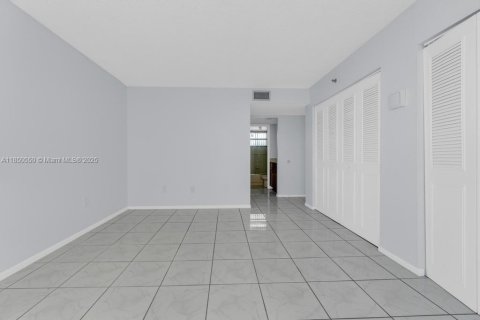 Condominio en venta en Miami Beach, Florida, 1 dormitorio, 81.94 m2 № 1963464 - foto 20