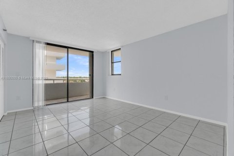 Condominio en venta en Miami Beach, Florida, 1 dormitorio, 81.94 m2 № 1963464 - foto 4