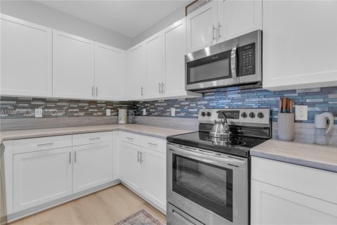 Touwnhouse à vendre à Miami, Floride: 3 chambres, 154.4 m2 № 2188876 - photo 6