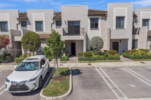 Touwnhouse à vendre à Miami, Floride: 3 chambres, 154.4 m2 № 2188876 - photo 5