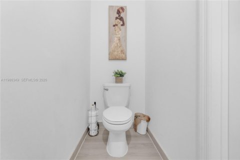 Touwnhouse à vendre à Miami, Floride: 3 chambres, 154.4 m2 № 2188876 - photo 22