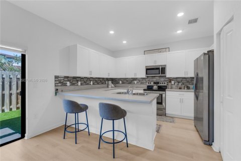 Touwnhouse à Miami, Floride 3 chambres, 154.4 m2 № 2188876