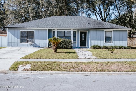 House in Jacksonville, Florida 5 bedrooms, 172.43 sq.m. № 883049 - photo 1