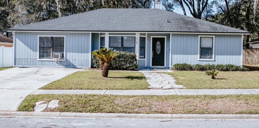 House in Jacksonville, Florida 5 bedrooms, 172.43 sq.m. № 883049