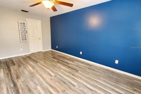 Townhouse in Land O' Lakes, Florida 2 bedrooms, 143.81 sq.m. № 2267204 - photo 12