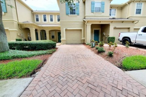 Townhouse in Land O' Lakes, Florida 2 bedrooms, 143.81 sq.m. № 2267204