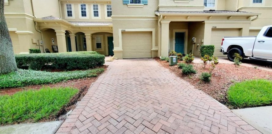 Townhouse in Land O' Lakes, Florida 2 bedrooms, 143.81 sq.m. № 2267204