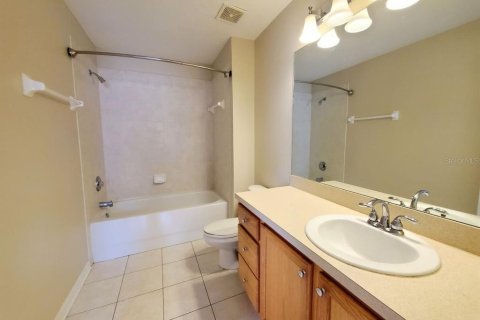 Townhouse in Land O' Lakes, Florida 2 bedrooms, 143.81 sq.m. № 2267204 - photo 19