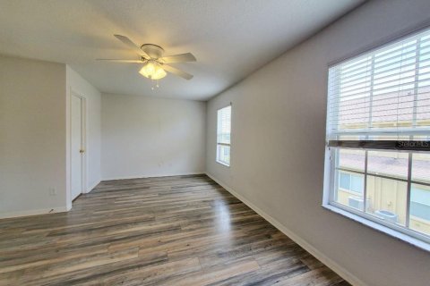 Townhouse in Land O' Lakes, Florida 2 bedrooms, 143.81 sq.m. № 2267204 - photo 17