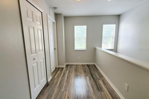 Townhouse in Land O' Lakes, Florida 2 bedrooms, 143.81 sq.m. № 2267204 - photo 10