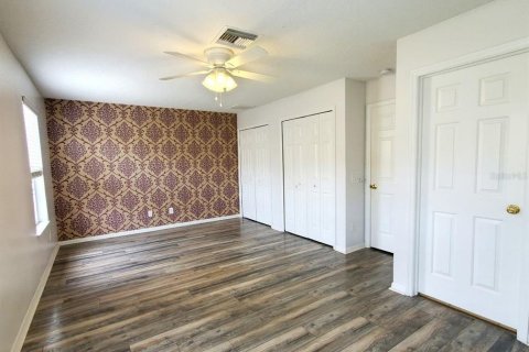 Townhouse in Land O' Lakes, Florida 2 bedrooms, 143.81 sq.m. № 2267204 - photo 15