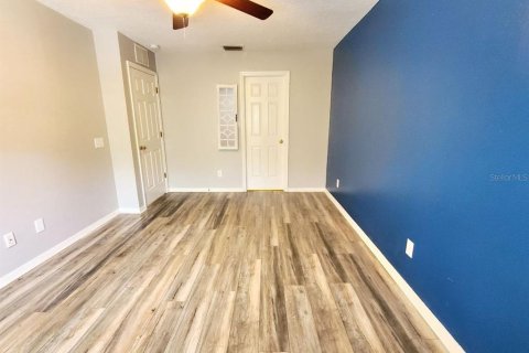 Townhouse in Land O' Lakes, Florida 2 bedrooms, 143.81 sq.m. № 2267204 - photo 11